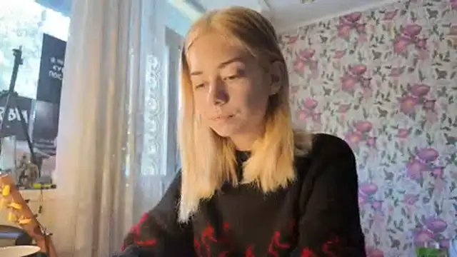 Snapshot of Witching_Moon chatting on September 24, 7:26 am Witching Moon online show from September 24, 7:26 am