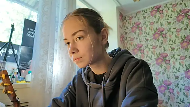 Snapshot of Witching_Moon chatting on September 15, 7:42 am Witching Moon online show from September 15, 7:42 am