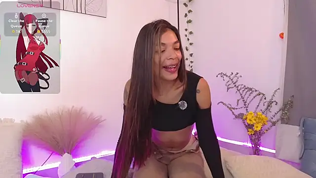 Snapshot of Nicolle_swt chatting on October 6, 11:00 am Nicolle swt online show from October 6, 11:00 am