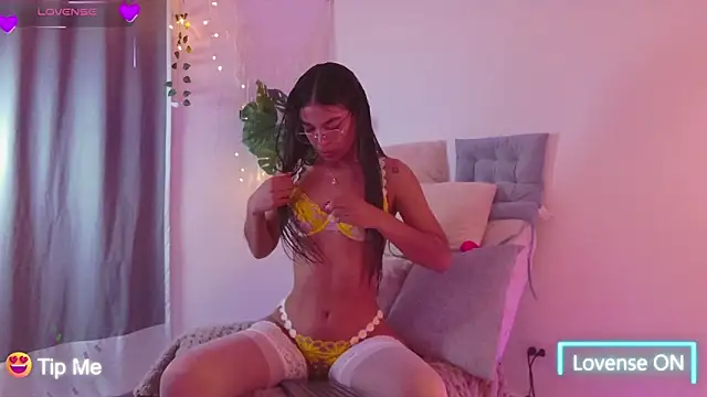 Nicolle swt online show from February 5, 10:55 am