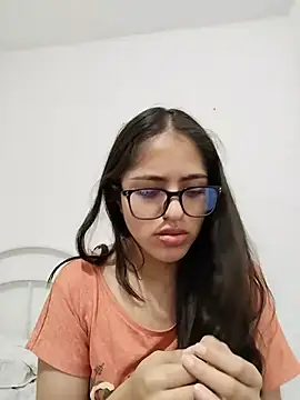 Goddesscut333 online show from June 25, 9:20 pm