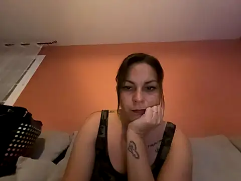 minettedusud online show from November 30, 9:59 pm