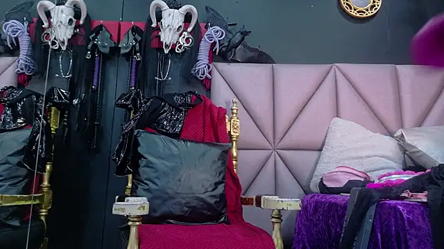 EvaSabath online show from October 18, 9:06 pm