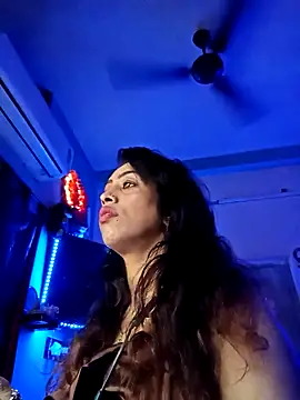 Love Beauty01 online show from February 8, 7:00 pm