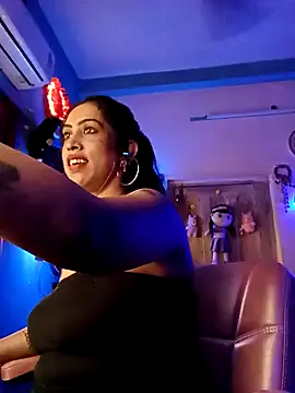 Love Beauty01 online show from February 16, 6:17 pm