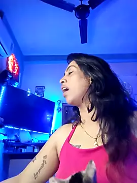 Love Beauty01 online show from February 3, 6:57 pm