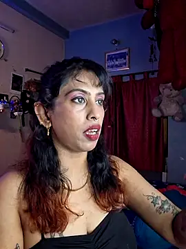 Snapshot of Love_Beauty01 chatting on May 22, 4:38 pm Love Beauty01 online show from May 22, 4:38 pm