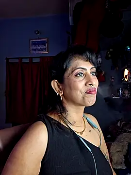Snapshot of Love_Beauty01 chatting on April 18, 6:54 pm Love Beauty01 online show from April 18, 6:54 pm