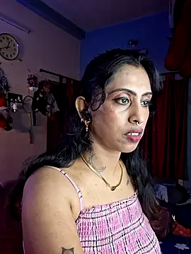 Snapshot of Love_Beauty01 chatting on April 24, 6:43 pm Love Beauty01 online show from April 24, 6:43 pm