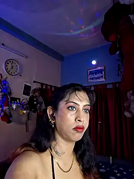 Snapshot of Love_Beauty01 chatting on June 1, 5:45 pm Love Beauty01 online show from June 1, 5:45 pm
