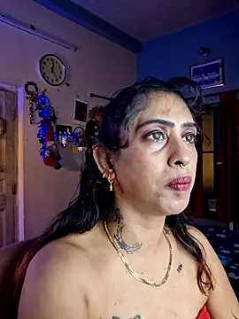 Snapshot of Love_Beauty01 chatting on June 3, 6:34 pm Love Beauty01 online show from June 3, 6:34 pm