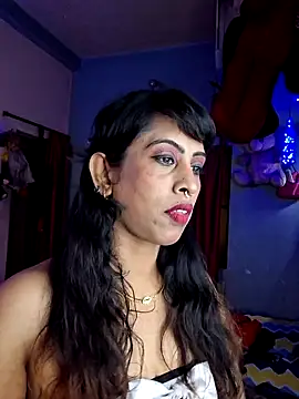 Love Beauty01 online show from April 13, 6:45 pm