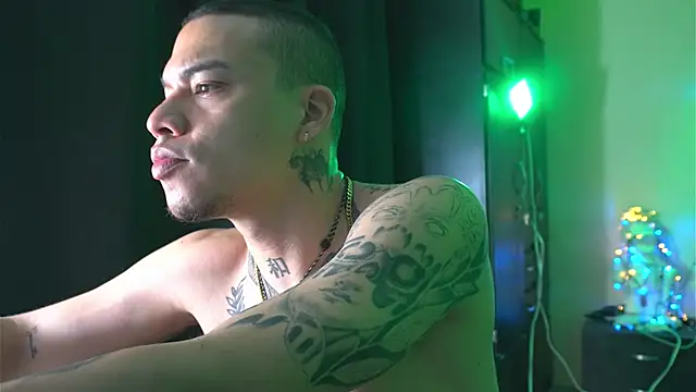 AlphaMasterXxx online show from March 13, 3:55 am