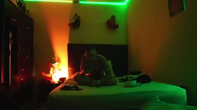 Snapshot of AlphaMasterXxx chatting on February 5, 1:23 am AlphaMasterXxx online show from February 5, 1:23 am