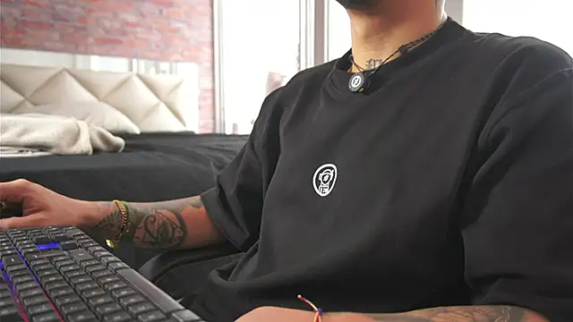 AlphaMasterXxx online show from May 12, 4:57 pm