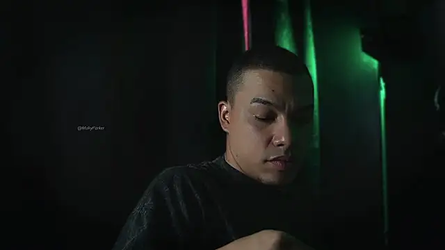 Snapshot of AlphaMasterXxx chatting on February 13, 9:48 pm AlphaMasterXxx online show from February 13, 9:48 pm