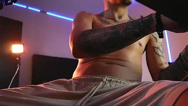 AlphaMasterXxx online show from November 15, 6:12 pm