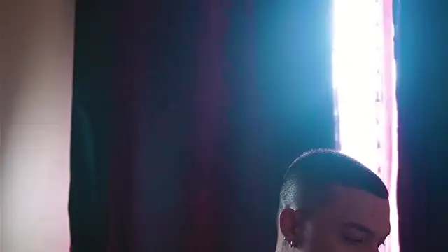 Snapshot of AlphaMasterXxx chatting on February 8, 3:43 pm AlphaMasterXxx online show from February 8, 3:43 pm