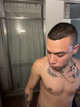 AlphaMasterXxx online show from April 18, 2:03 am