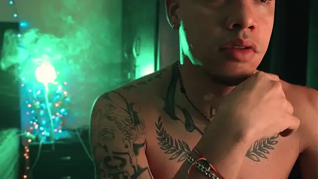 AlphaMasterXxx online show from April 8, 10:39 am