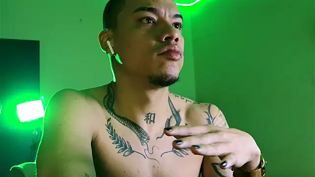 AlphaMasterXxx online show from November 22, 8:46 am