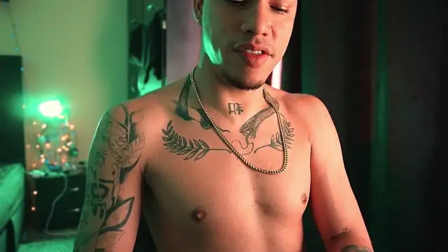 AlphaMasterXxx online show from April 6, 5:25 pm