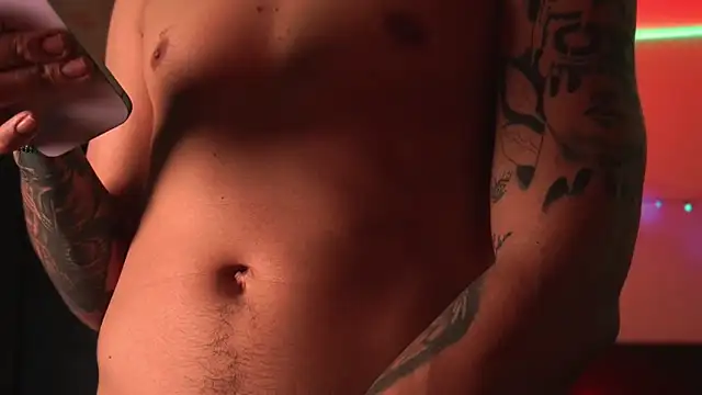 Snapshot of AlphaMasterXxx chatting on February 3, 6:40 am AlphaMasterXxx online show from February 3, 6:40 am