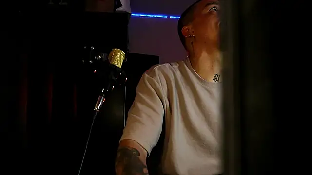 AlphaMasterXxx online show from November 18, 8:23 pm