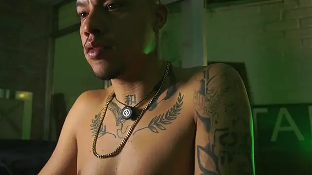 AlphaMasterXxx online show from April 28, 2:27 am