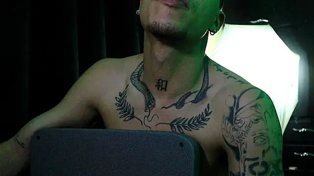 AlphaMasterXxx online show from October 6, 2:24 am