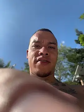 AlphaMasterXxx online show from April 4, 9:10 pm