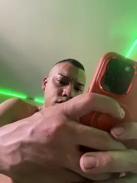 AlphaMasterXxx online show from April 7, 6:54 pm