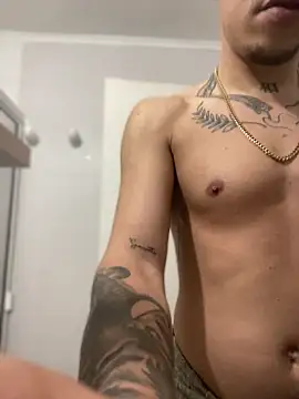 AlphaMasterXxx online show from May 3, 5:05 pm