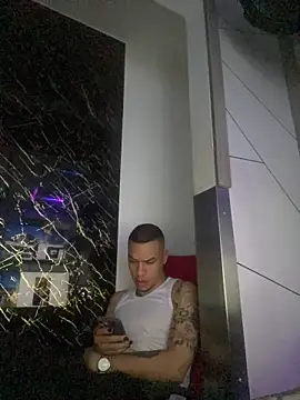 AlphaMasterXxx online show from November 13, 9:46 am