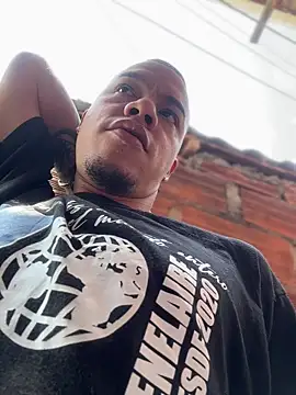 Snapshot of AlphaMasterXxx chatting on February 27, 4:18 pm AlphaMasterXxx online show from February 27, 4:18 pm