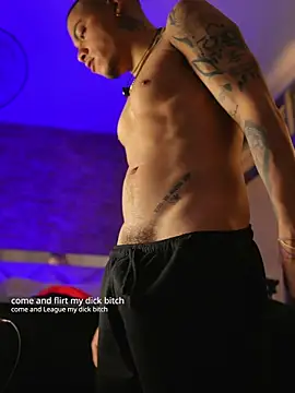 Snapshot of AlphaMasterXxx chatting on July 2, 2:23 am AlphaMasterXxx online show from July 2, 2:23 am