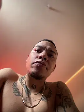 Snapshot of AlphaMasterXxx chatting on February 22, 6:09 pm AlphaMasterXxx online show from February 22, 6:09 pm