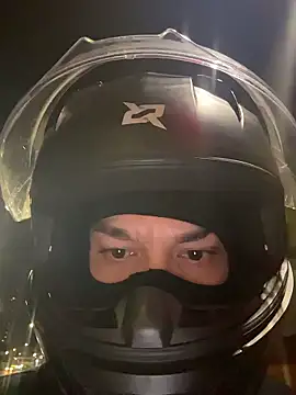 Snapshot of AlphaMasterXxx chatting on January 18, 5:11 am AlphaMasterXxx online show from January 18, 5:11 am