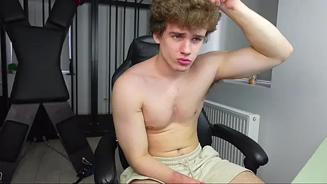 Snapshot of Ricky_Becko chatting on October 15, 2:47 pm Ricky Becko online show from October 15, 2:47 pm