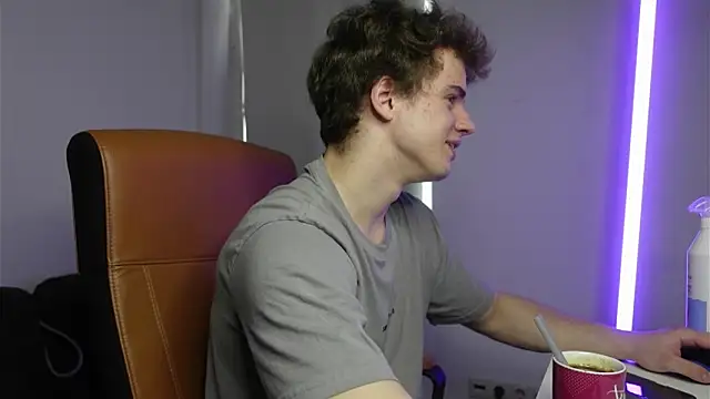 Snapshot of Ricky_Becko chatting on September 21, 2:33 pm Ricky Becko online show from September 21, 2:33 pm