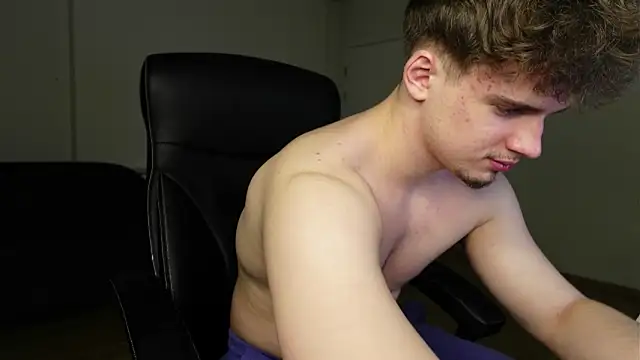 Snapshot of Ricky_Becko chatting on March 1, 7:47 pm Ricky Becko online show from March 1, 7:47 pm