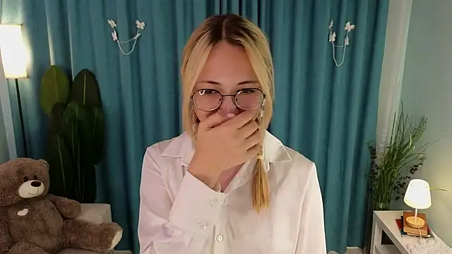 Snapshot of Marry_sharp chatting on September 13, 9:15 pm Marry sharp online show from September 13, 9:15 pm