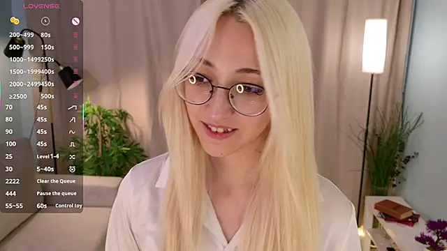Snapshot of Marry_sharp chatting on October 13, 9:05 pm Marry sharp online show from October 13, 9:05 pm
