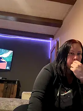 Snapshot of xSiindy95 chatting on November 20, 9:04 pm xSiindy95 online show from November 20, 9:04 pm