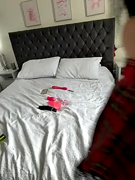 brunetteGirl274 online show from October 5, 11:23 am