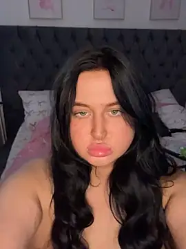 brunetteGirl274 online show from November 12, 12:42 pm