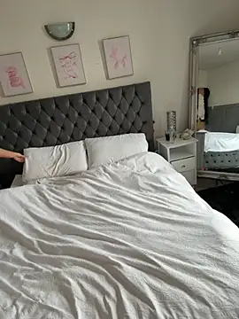 brunetteGirl274 online show from October 10, 11:22 am