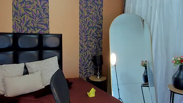 mysterius boy online show from November 14, 8:23 pm