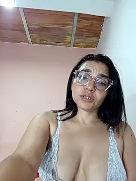 Snapshot of Sensual_Anyelie chatting on September 19, 9:24 am Sensual Anyelie online show from September 19, 9:24 am