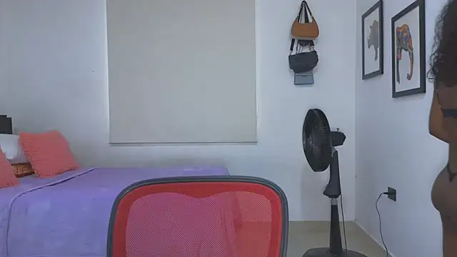 EmilyKisx online show from September 30, 2:56 pm